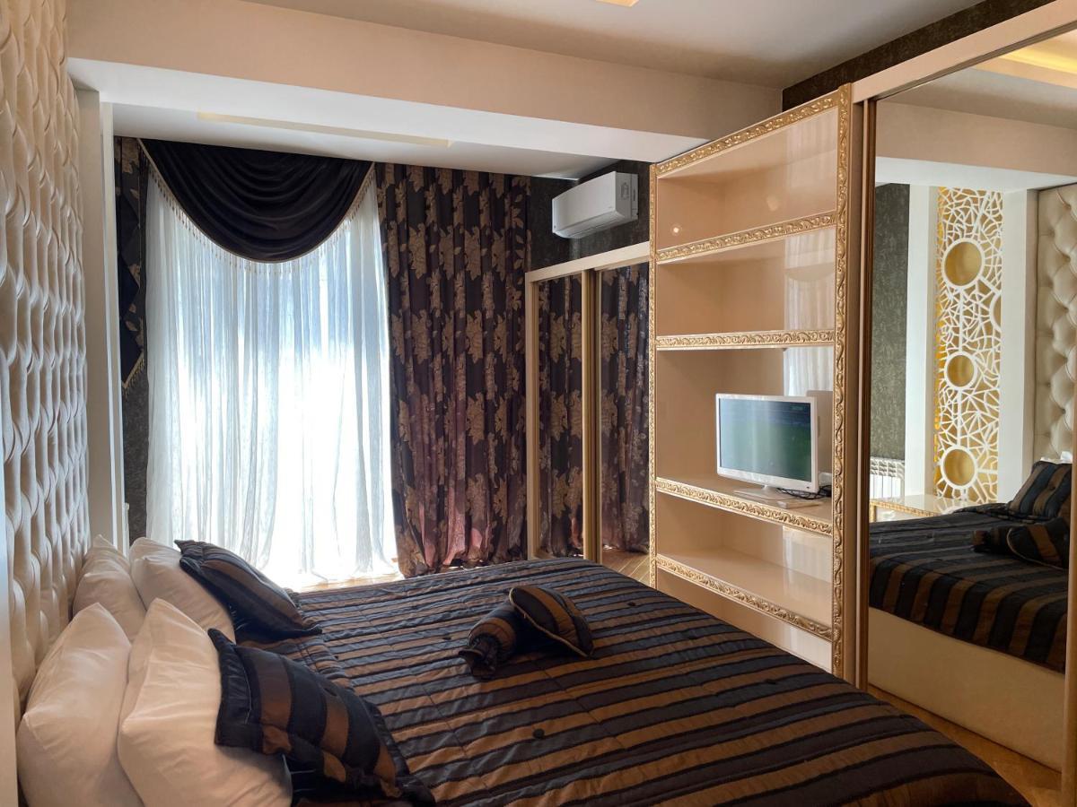 Park Azure Louvre Apartment باكو المظهر الخارجي الصورة