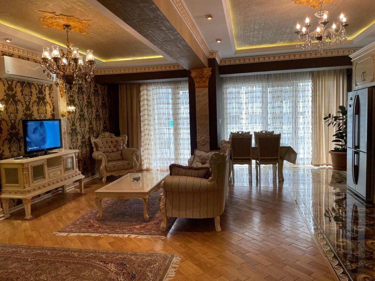 Park Azure Louvre Apartment باكو المظهر الخارجي الصورة