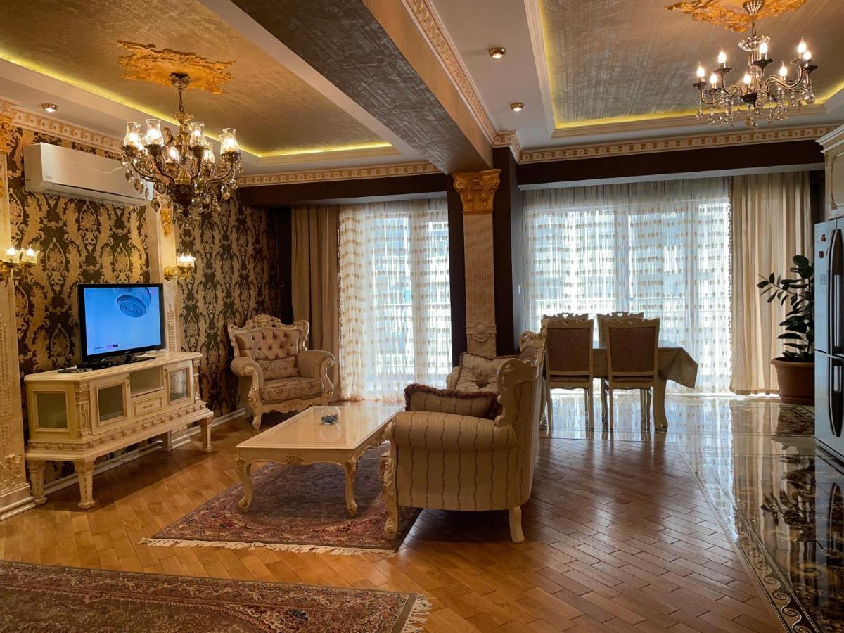 Park Azure Louvre Apartment باكو المظهر الخارجي الصورة