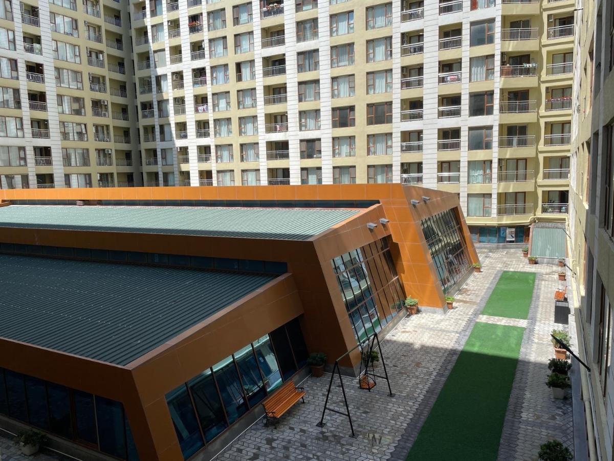 Park Azure Louvre Apartment باكو المظهر الخارجي الصورة