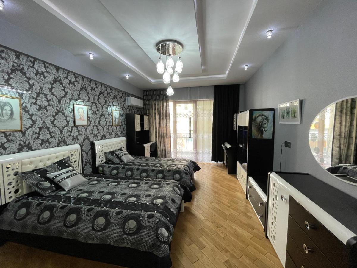 Park Azure Louvre Apartment باكو المظهر الخارجي الصورة